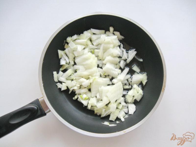Фото приготовление рецепта: Картофельное пюре с луком и сыром шаг №2
