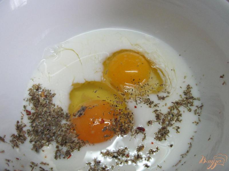 Фото приготовление рецепта: Омлет с творогом сыром и шпинатом шаг №2