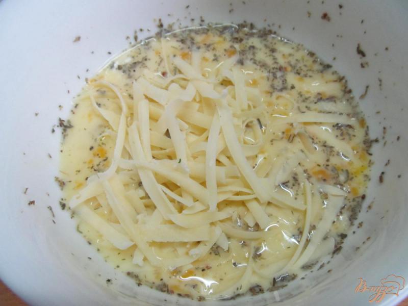 Фото приготовление рецепта: Омлет с творогом сыром и шпинатом шаг №3