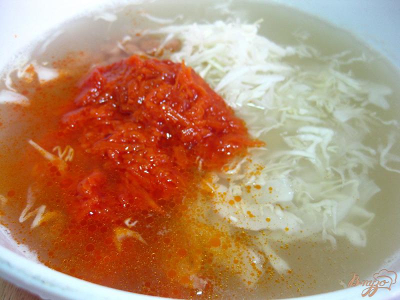 Фото приготовление рецепта: Овощной суп с консервой и фасолью шаг №11