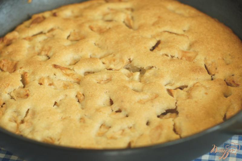 Фото приготовление рецепта: Постный пирог с яблоками шаг №6