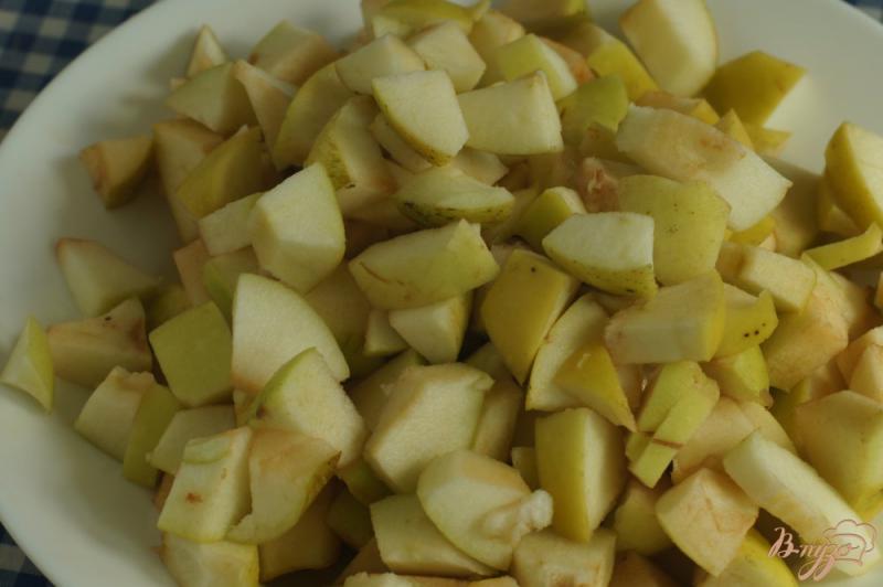Фото приготовление рецепта: Пирог с корицей и яблоками без яиц шаг №4