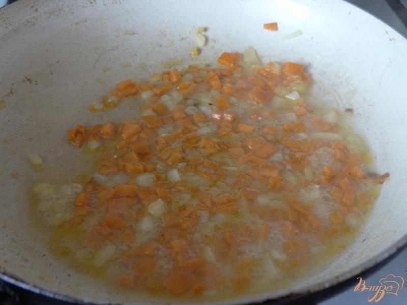 Фото приготовление рецепта: Суп с ветчиной и рисом басмати шаг №2