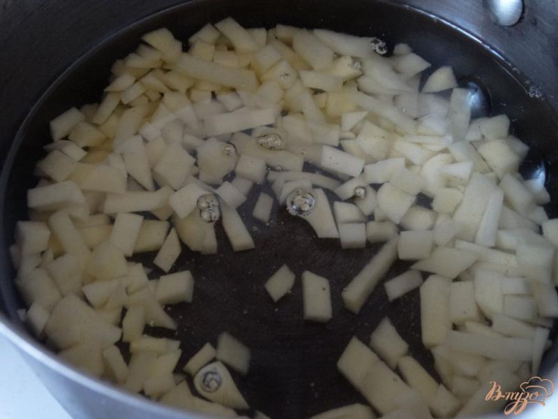 Фото приготовление рецепта: Суп с ветчиной и рисом басмати шаг №1