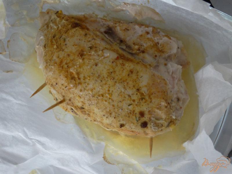 Фото приготовление рецепта: Куриное филе фаршированное творогом с чесноком шаг №5