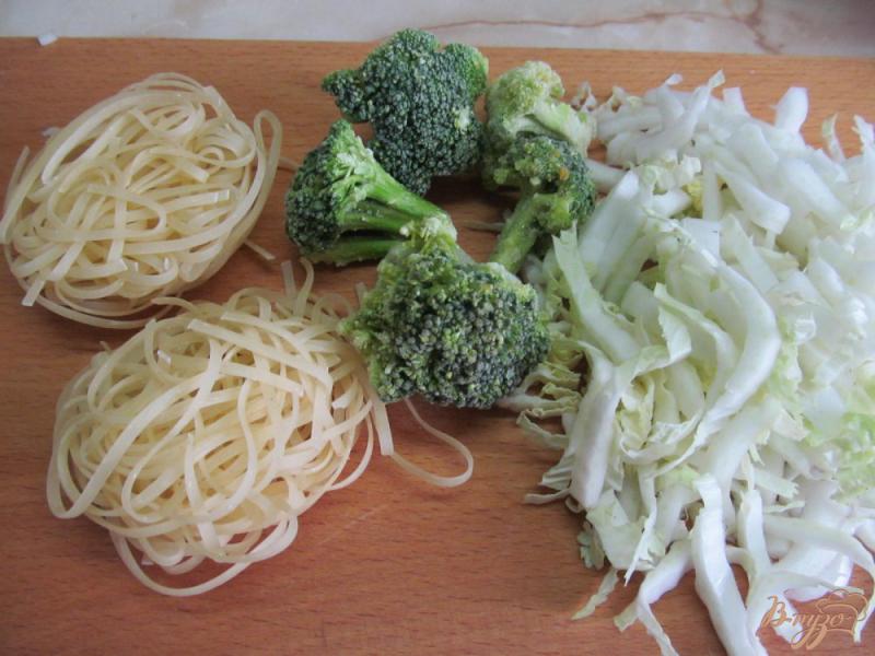 Фото приготовление рецепта: Быстрый салат из овощей с пастой шаг №4