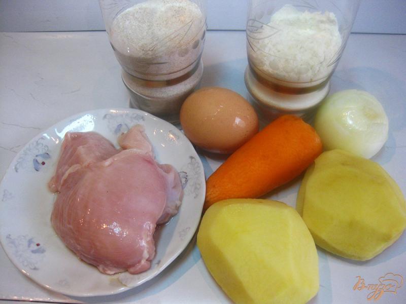 Фото приготовление рецепта: Суп с куриной грудкой и гречневой лапшой шаг №1