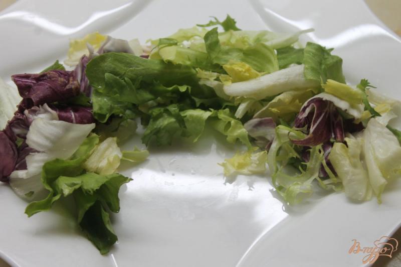 Фото приготовление рецепта: Микс салата с овощами и сырокопченой колбасой шаг №1