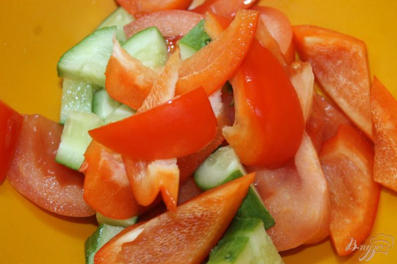 Фото приготовление рецепта: Греческий салат с зеленым луком шаг №3