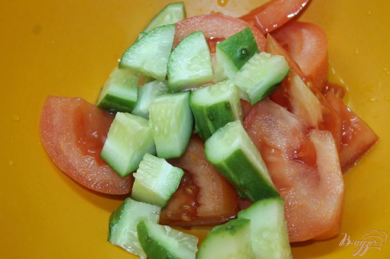 Фото приготовление рецепта: Греческий салат с зеленым луком шаг №2