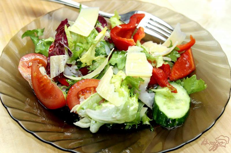 Фото приготовление рецепта: Весенний витаминный салат шаг №4