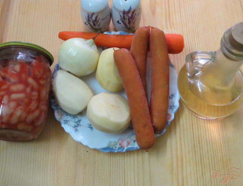 Фото приготовление рецепта: Суп с сосисками и фасолью шаг №1