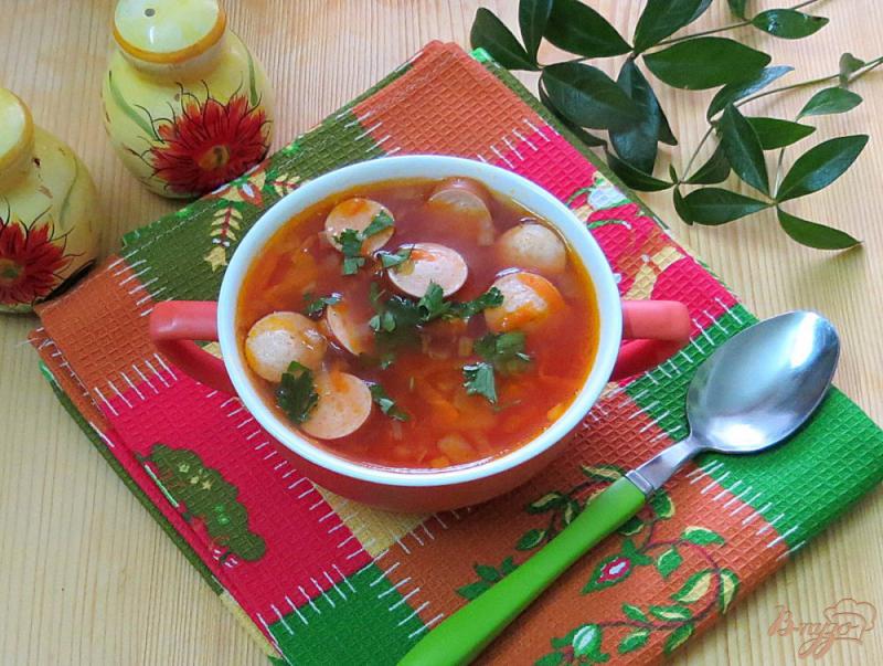 Фото приготовление рецепта: Суп с сосисками и фасолью шаг №7