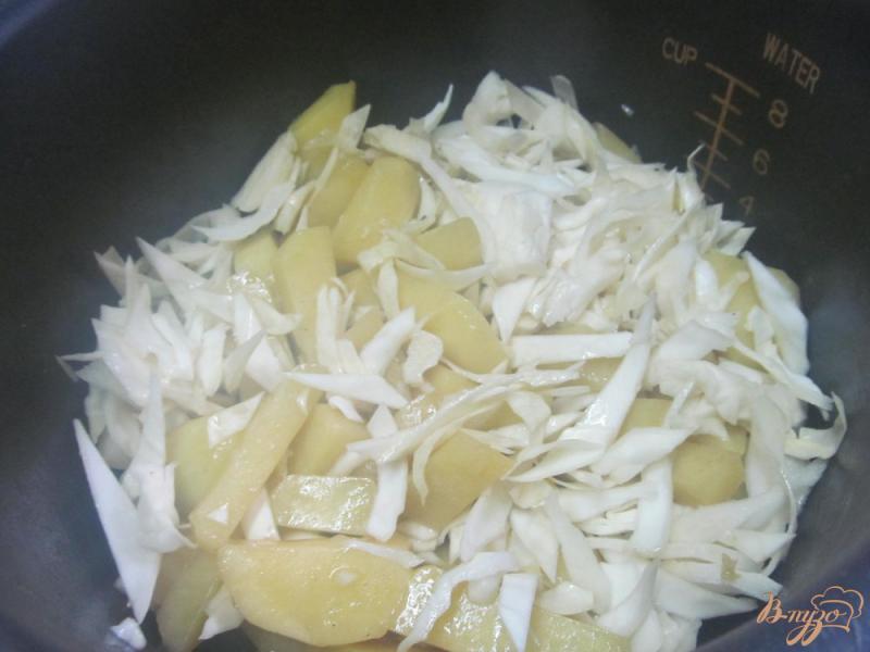 Фото приготовление рецепта: Картофель с куриными сердечками в мультиварке шаг №4