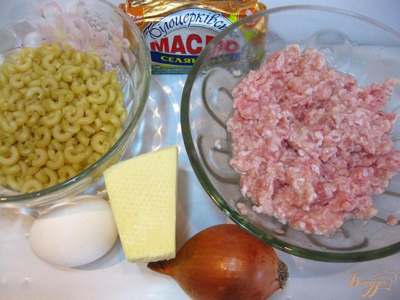 Фото приготовление рецепта: Запеканка из макарон с фаршем и сыром шаг №1