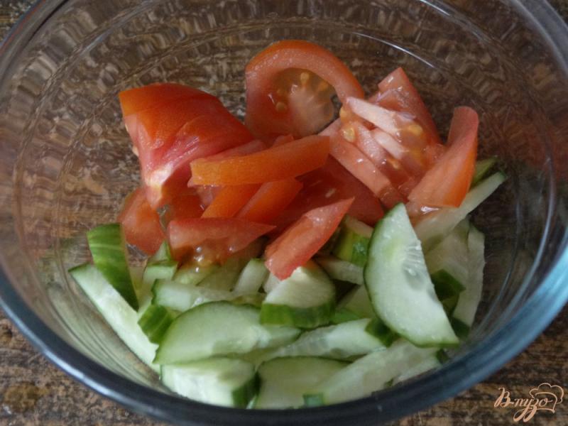 Фото приготовление рецепта: Салат с подкопченой семгой и овощами шаг №1
