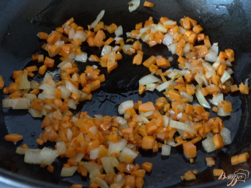 Фото приготовление рецепта: Ракушки фаршированные в овощной подливе шаг №4