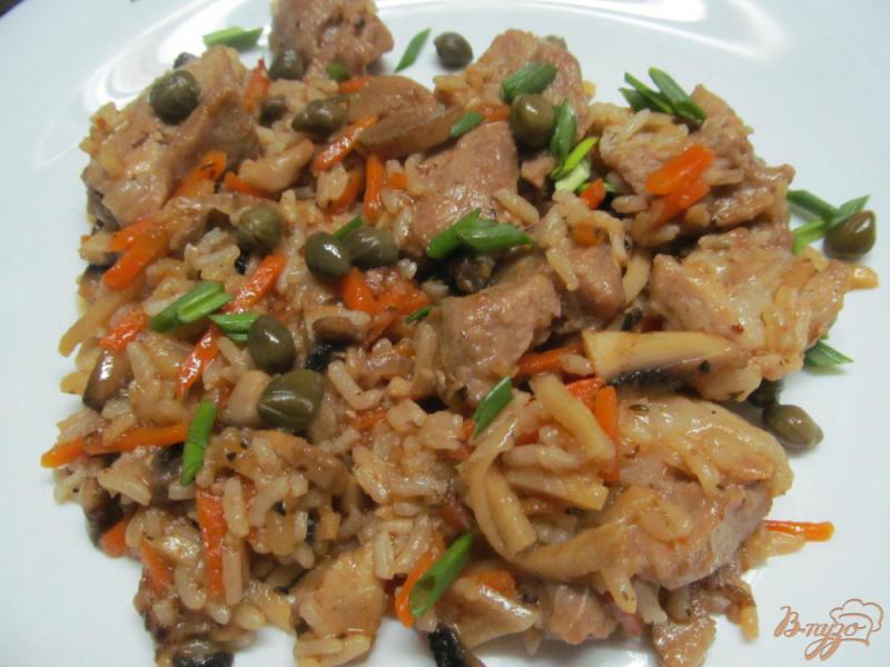 Фото приготовление рецепта: Свинина с овощами и рисом в мультиварке шаг №8