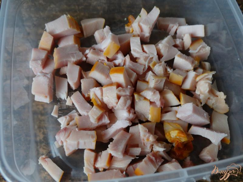 Фото приготовление рецепта: Салат с копченой курицей и морской капустой шаг №1