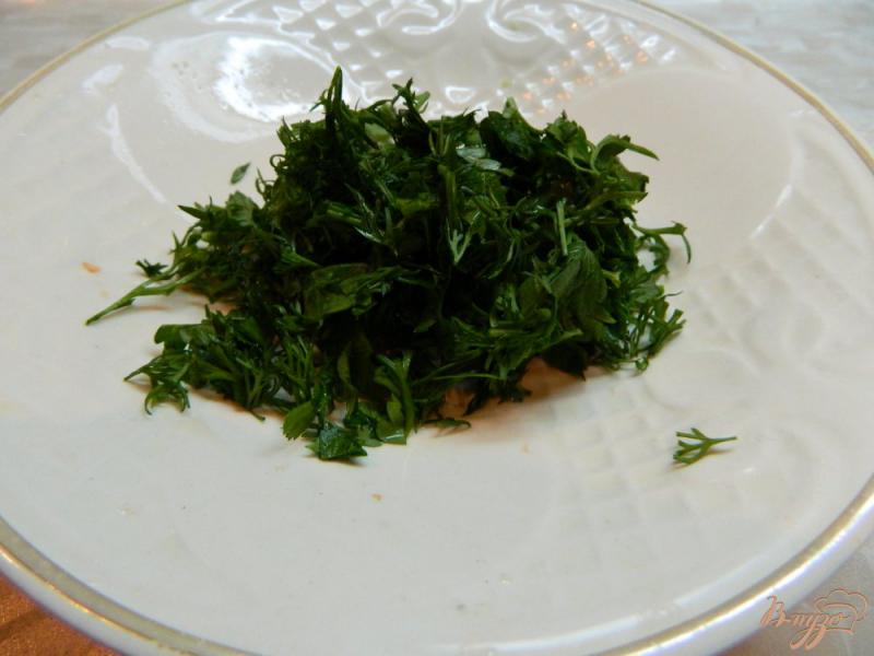 Фото приготовление рецепта: Острый салат из овощей с зеленью шаг №2