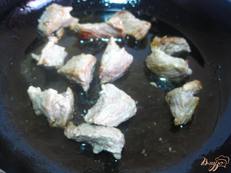 Фото приготовление рецепта: Гречневая лапша с говядиной в остром соусе шаг №5