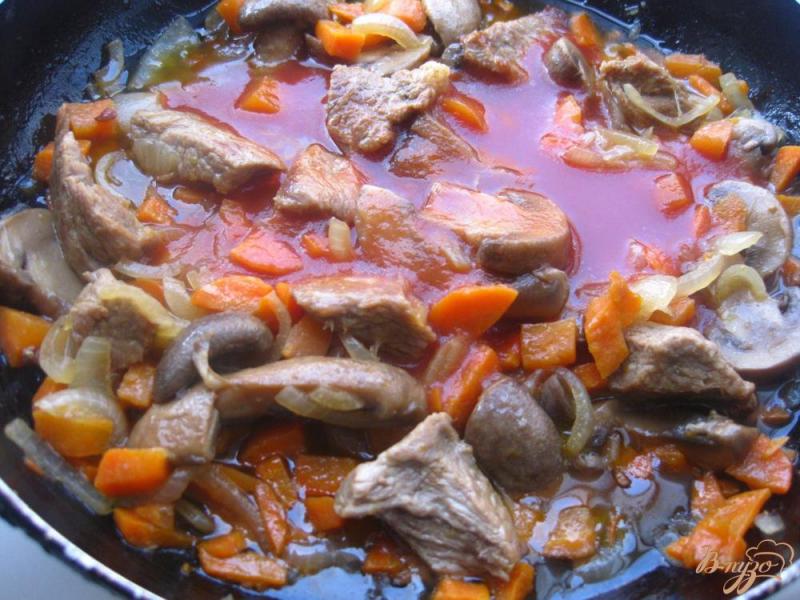 Фото приготовление рецепта: Гречневая лапша с говядиной в остром соусе шаг №11