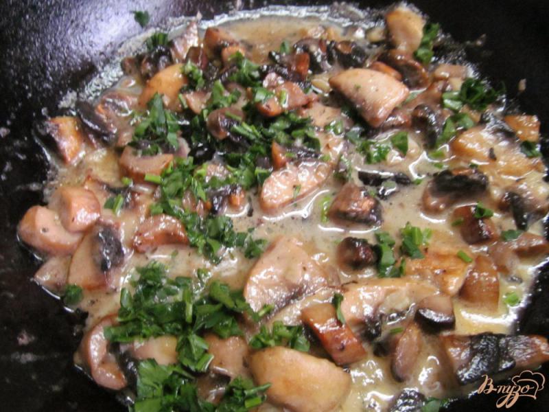 Фото приготовление рецепта: Запеченный сельдерей под грибным соусом шаг №6