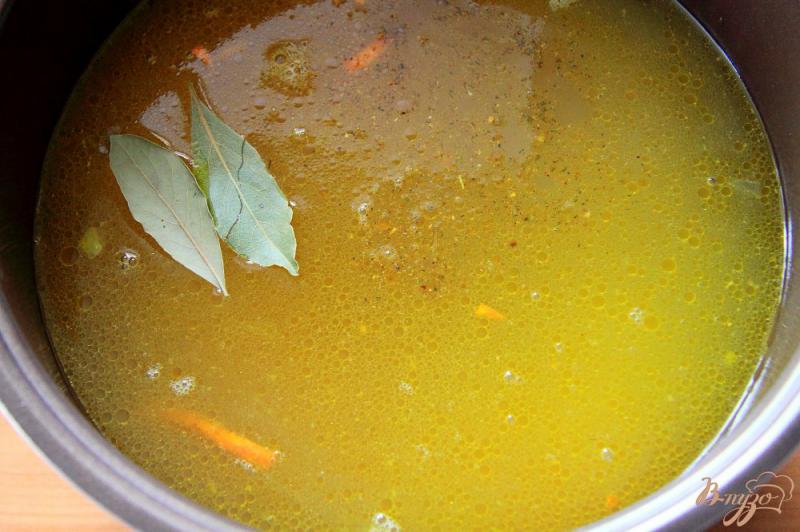 Фото приготовление рецепта: Сырный суп с галушками в мультиварке шаг №8