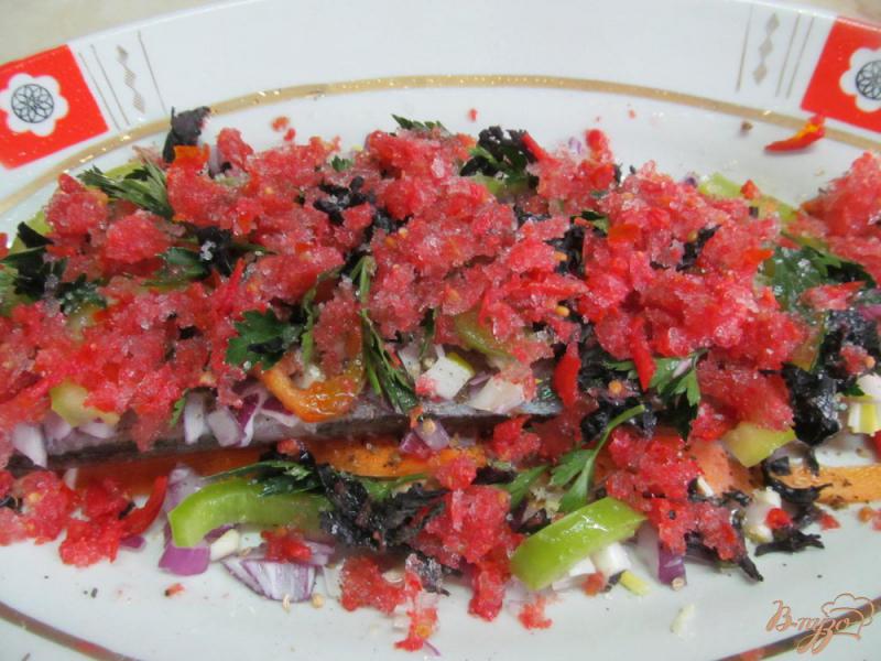 Фото приготовление рецепта: Рыба запеченная в овощах шаг №6