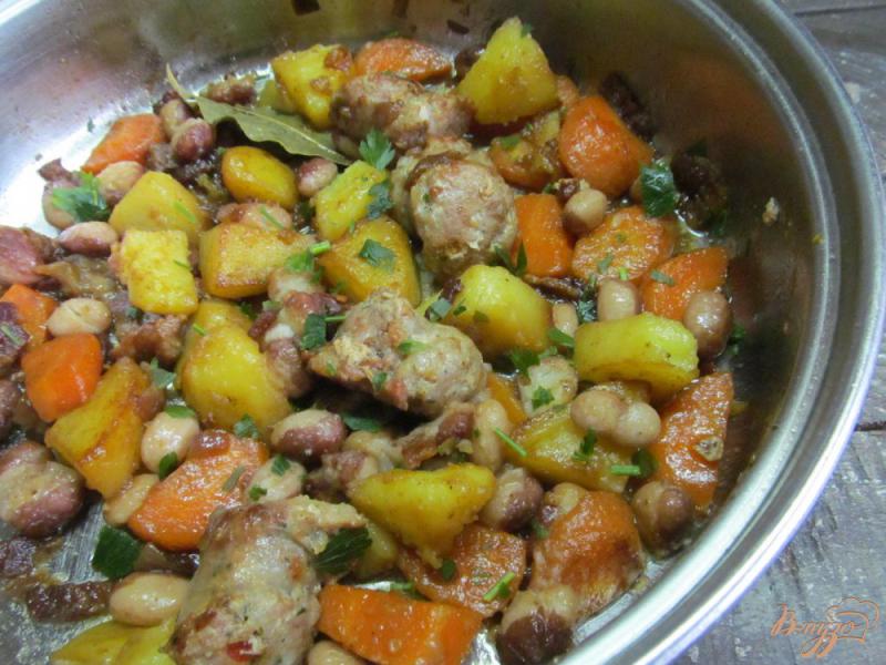 Фото приготовление рецепта: Домашние колбаски  беконом и овощами шаг №6