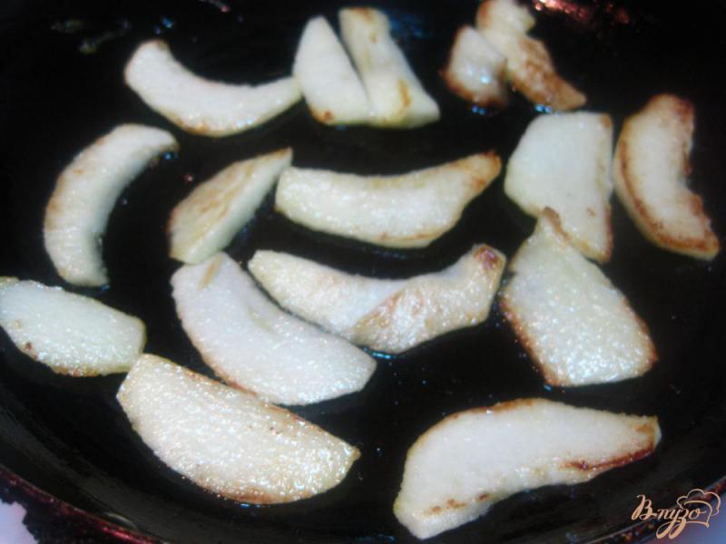 Фото приготовление рецепта: Яблоки карамелизированные с мороженым шаг №3