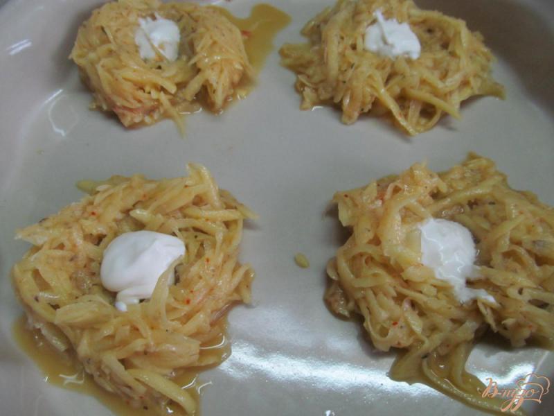 Фото приготовление рецепта: Хрустящие оладьи из тертого картофеля шаг №3