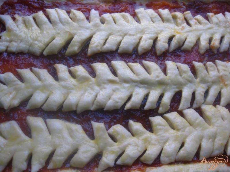 Фото приготовление рецепта: Пирог с абрикосовым вареньем на дрожжевом тесте шаг №13