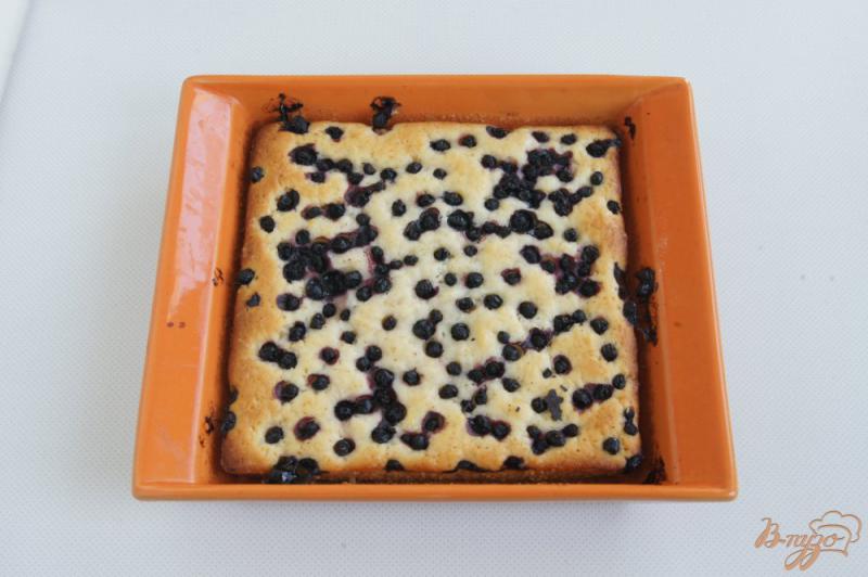 Фото приготовление рецепта: Пирог с черникой шаг №9