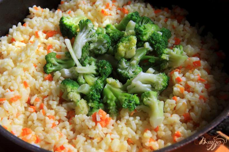 Фото приготовление рецепта: Рис с овощами на гарнир шаг №3