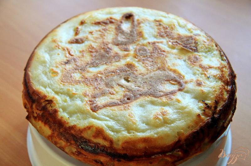 Фото приготовление рецепта: Заливной пирог с картофелем в мультиварке шаг №8