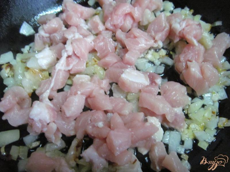 Фото приготовление рецепта: Свинина с горошком шаг №2