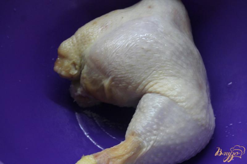 Фото приготовление рецепта: Жареный куриный окорок в специях шаг №1