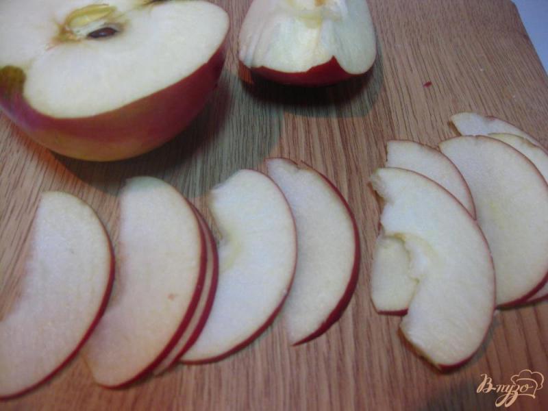 Фото приготовление рецепта: Розочки из песочного теста с яблоками шаг №5