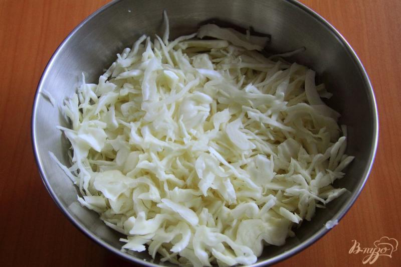 Фото приготовление рецепта: Салат «Витаминный» из сырой свеклы, моркови и капусты шаг №1