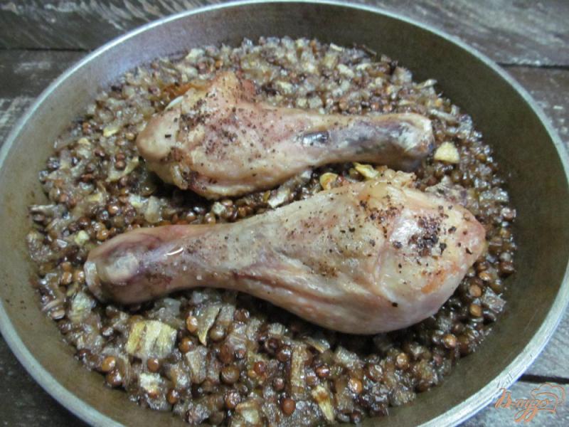 Фото приготовление рецепта: Курица с чечевицей шаг №5