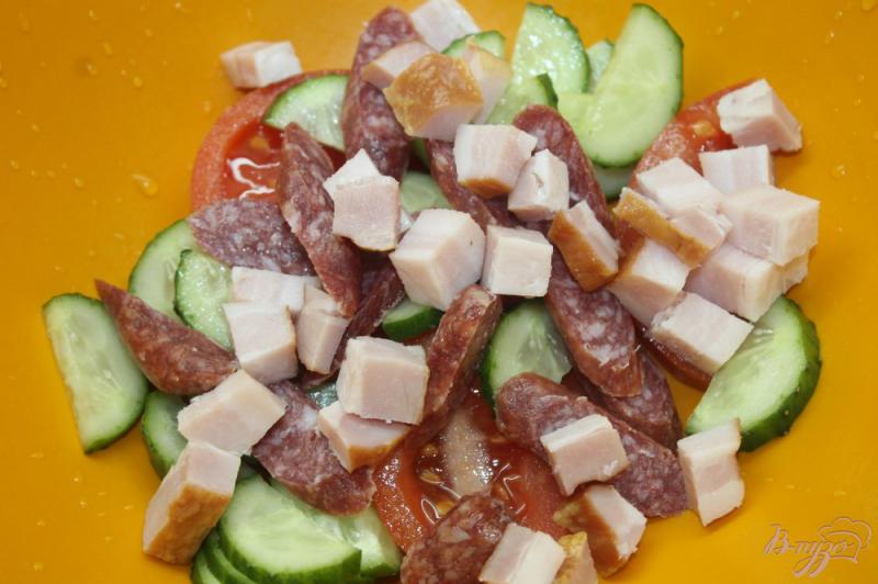Фото приготовление рецепта: Салат с охотничьими колбасками и беконом шаг №3