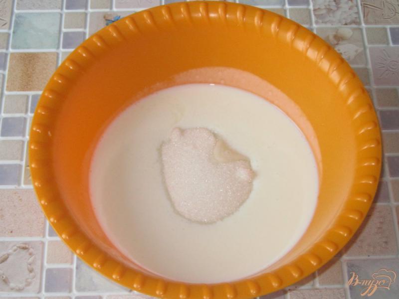 Фото приготовление рецепта: Кекс на кефире с клюквой шаг №1