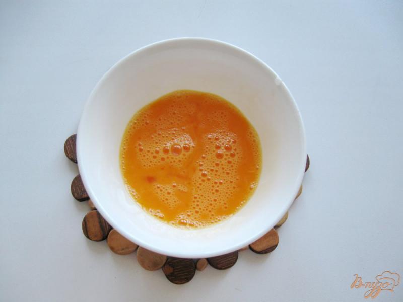 Фото приготовление рецепта: Суп с яичными блинчиками шаг №5