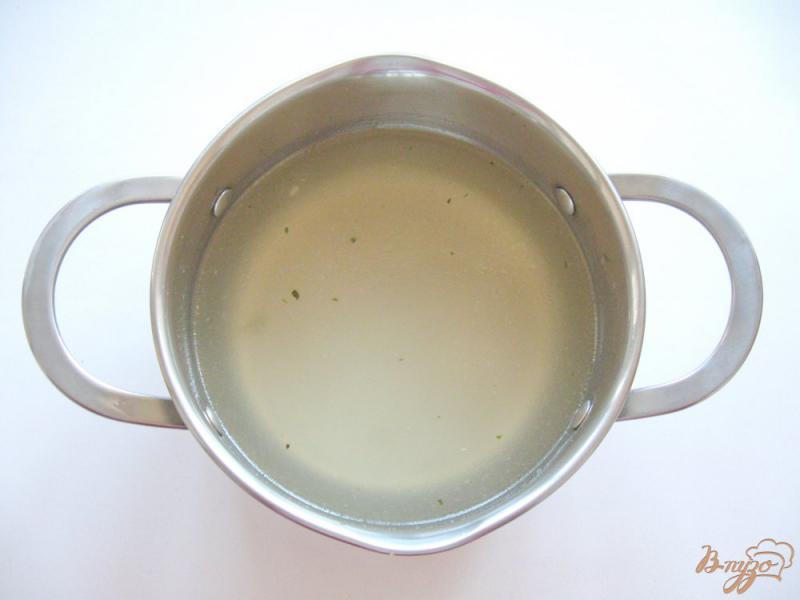 Фото приготовление рецепта: Суп с яичными блинчиками шаг №1