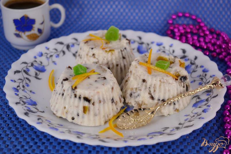 Фото приготовление рецепта: Сметанный десерт с сухофруктами и орехами шаг №8