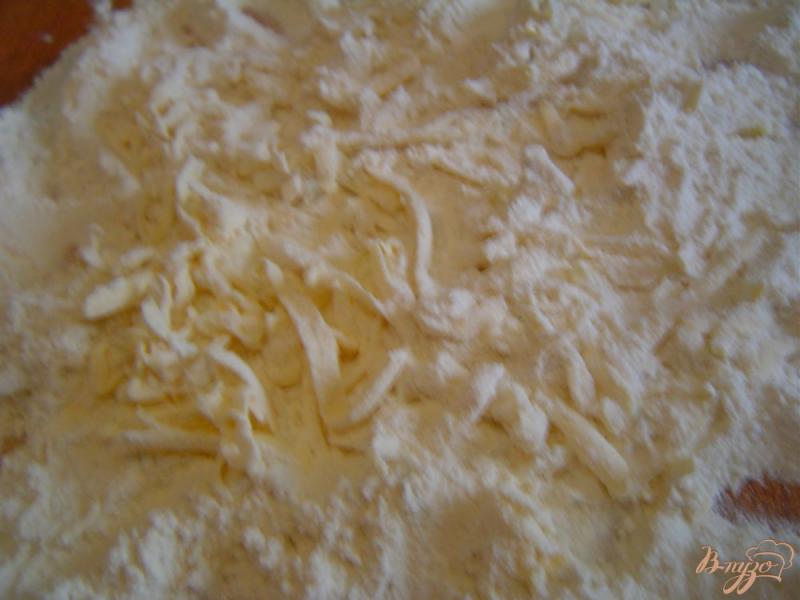 Фото приготовление рецепта: Слоеное тесто за несколько минут шаг №3