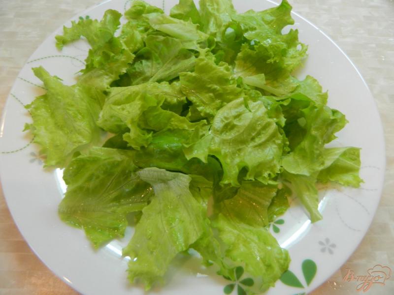 Фото приготовление рецепта: Легкий салат с горчично -  ореховой заправкой шаг №2