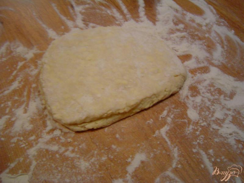 Фото приготовление рецепта: Мясной пирог из домашнего слоеного теста шаг №2