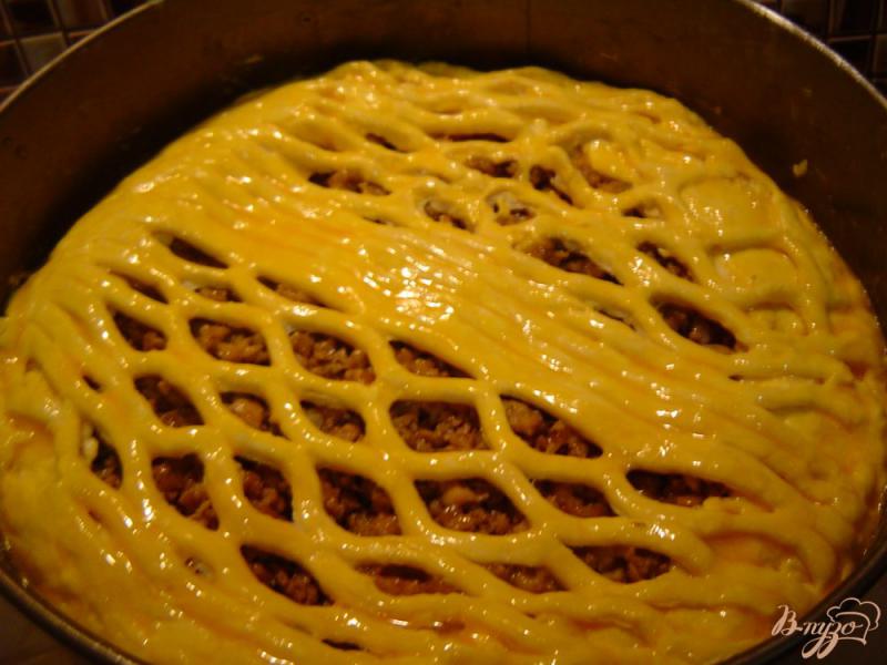 Фото приготовление рецепта: Мясной пирог из домашнего слоеного теста шаг №5